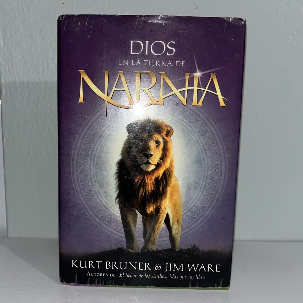 Narnia “Dios en la Tierra de Narnia” (Spanish edition) book